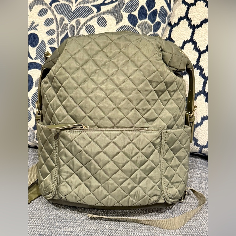 Tommy Bahama Backpack  Quilted Laptop Pocket Zippered Bag Beach School